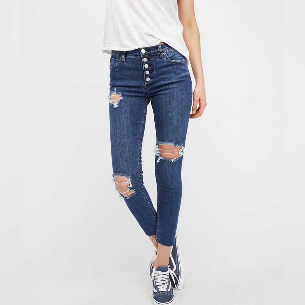 Free People Destroyed Reagan Button Fly Ankle Jeans, Size 31, Casual Stretchy